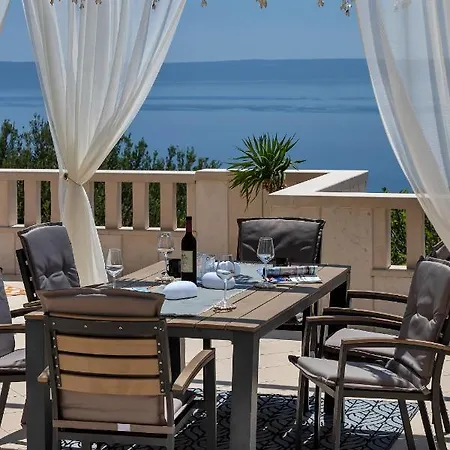 فيلة Vesna With Heated Pool *