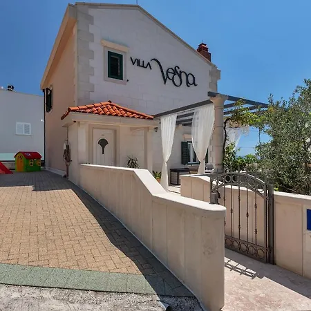 Vesna With Heated Pool