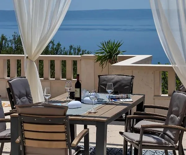 Villa Vesna With Heated Pool *