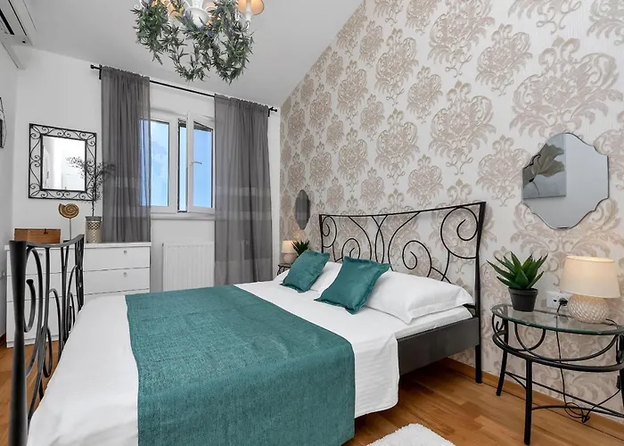 Vesna With Heated Pool Villa Makarska