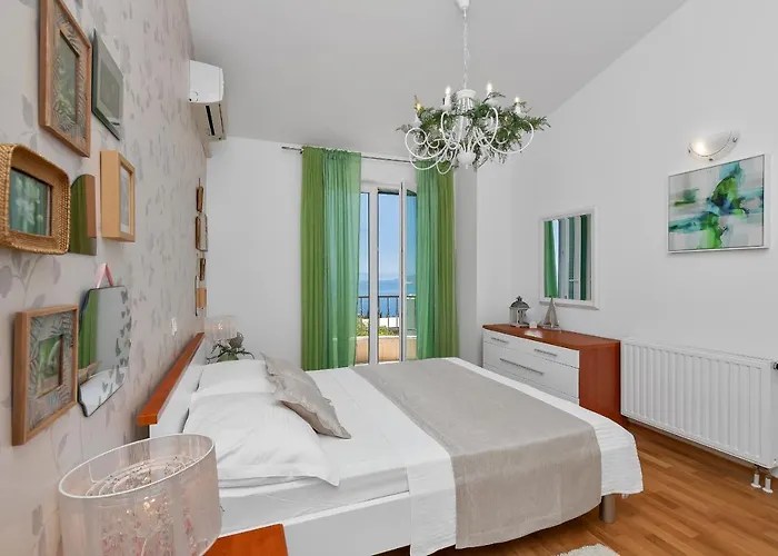 Villa Vesna With Heated Pool Makarska